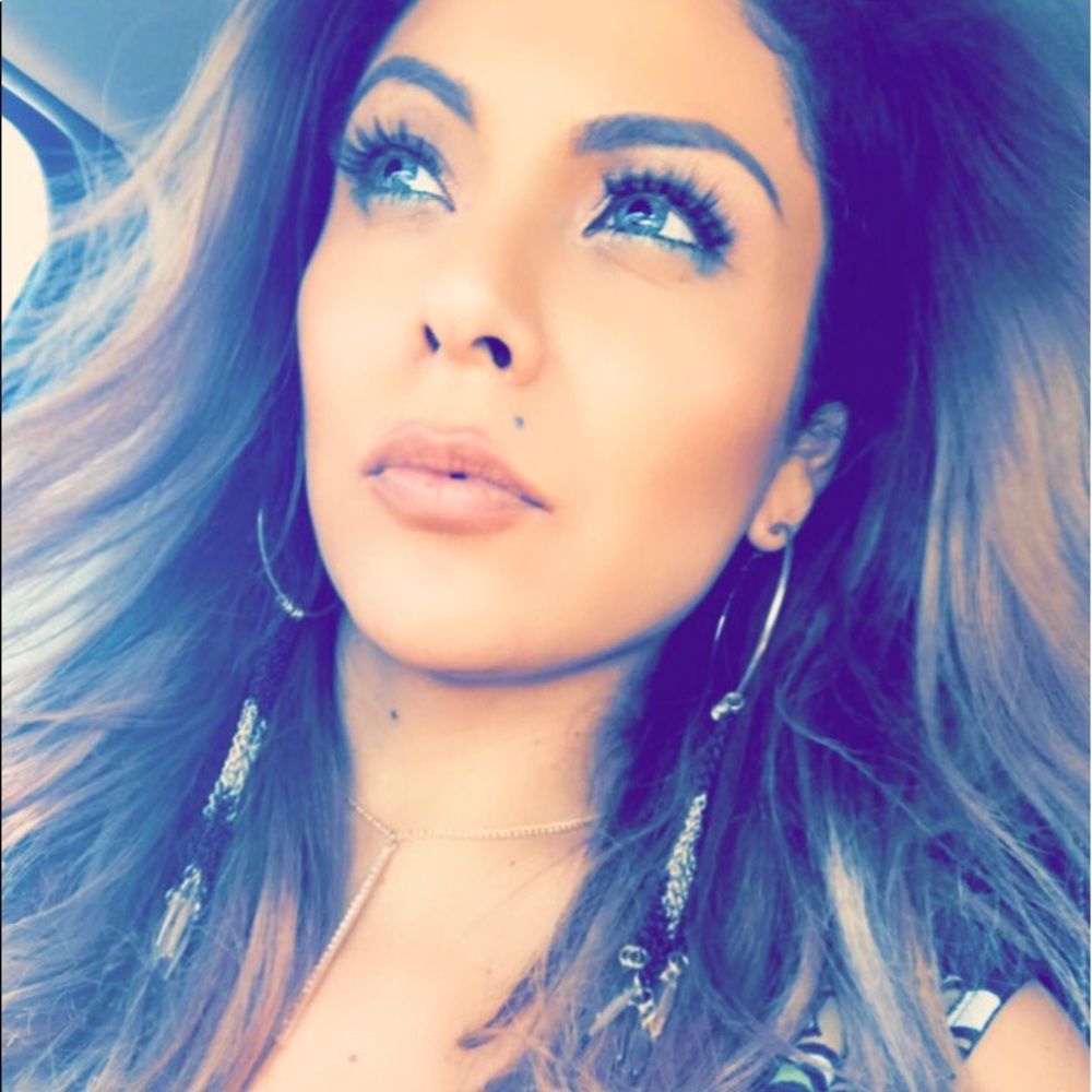 Meet your Posher, Alba